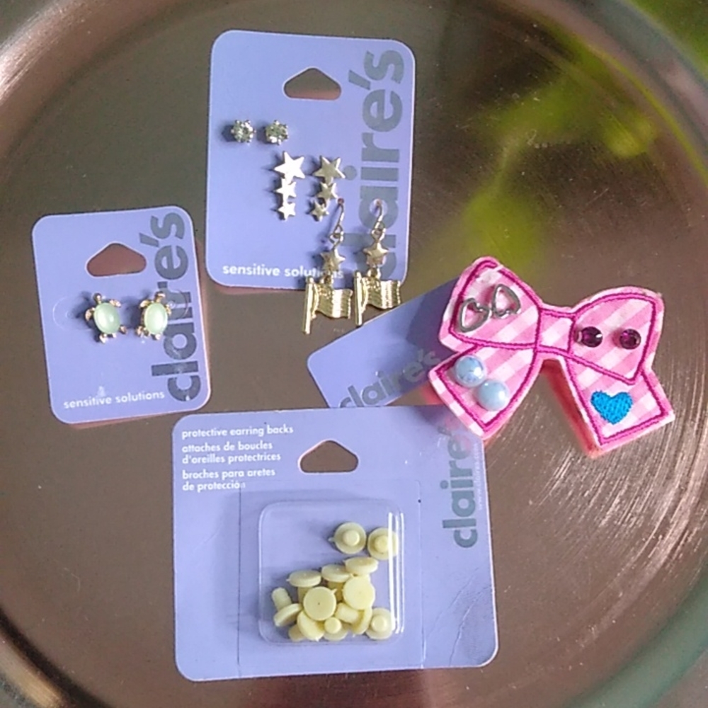 #210 4 piece Claire's post earring lot